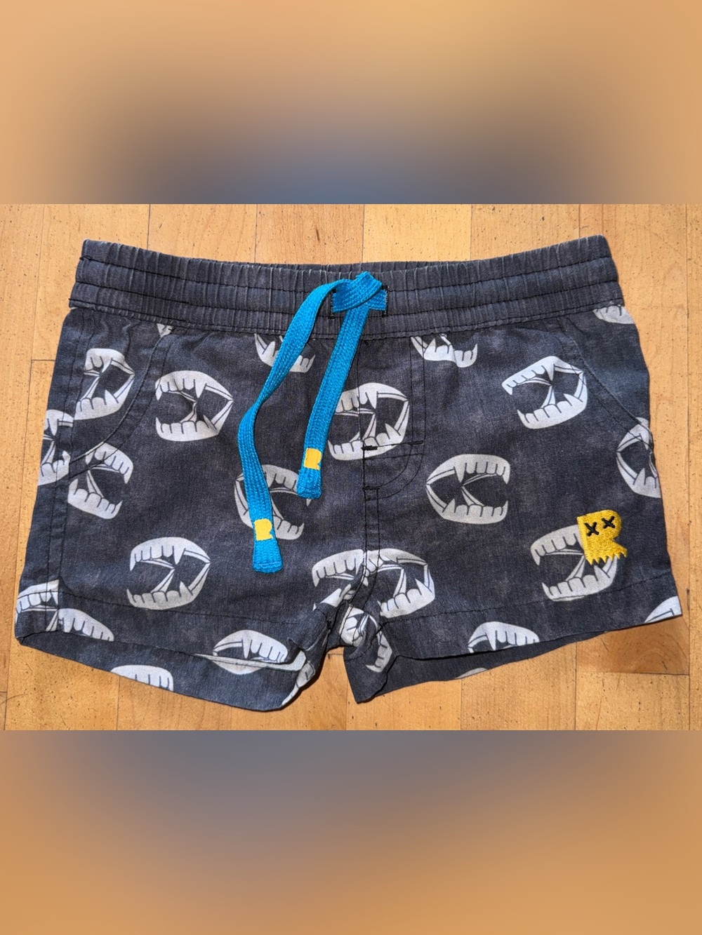 Rock Your Kid swim trunks Vampire Fangs size 2